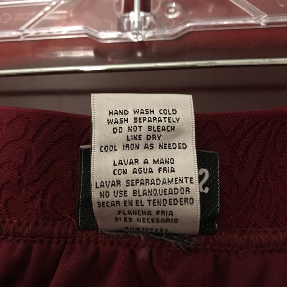 Women’s Skirt - Picture 3 of 6